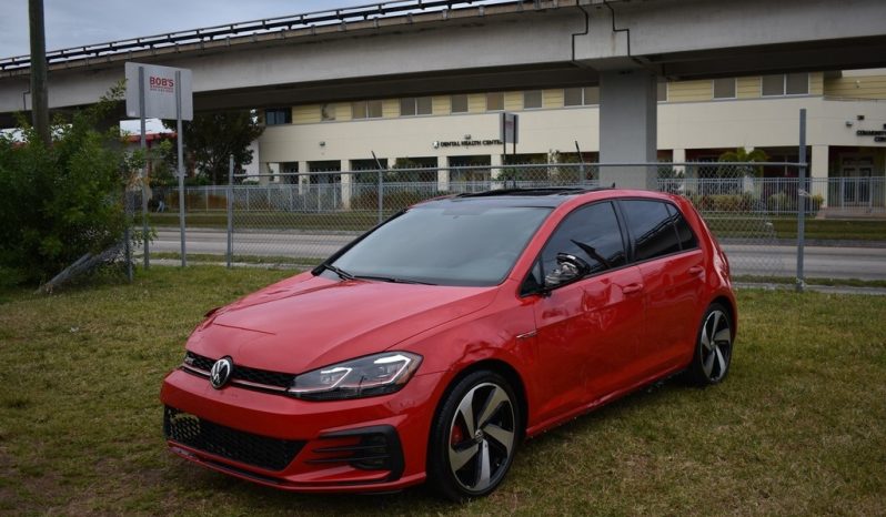 2019 Volkswagen Golf SE full