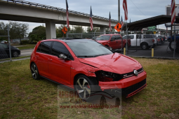 2019 Volkswagen Golf SE full