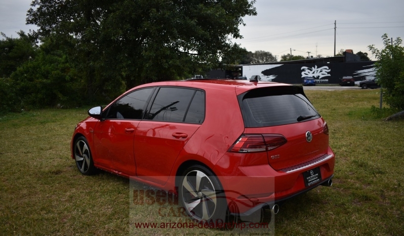 2019 Volkswagen Golf SE full