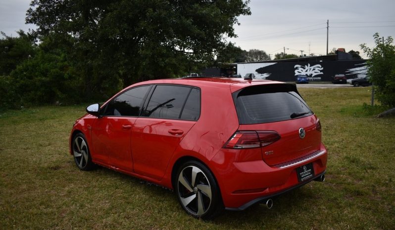 2019 Volkswagen Golf SE full