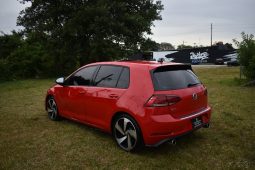 2019 Volkswagen Golf SE full