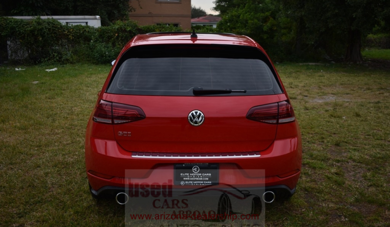 2019 Volkswagen Golf SE full