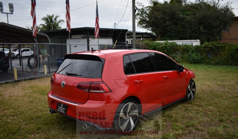 2019 Volkswagen Golf SE full