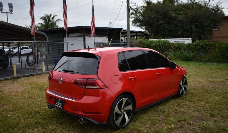 2019 Volkswagen Golf SE full