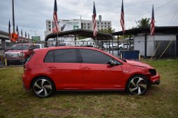 2019 Volkswagen Golf SE full