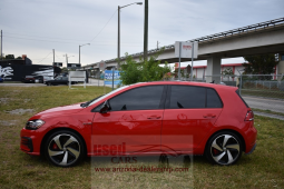 2019 Volkswagen Golf SE full