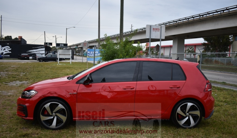 2019 Volkswagen Golf SE full