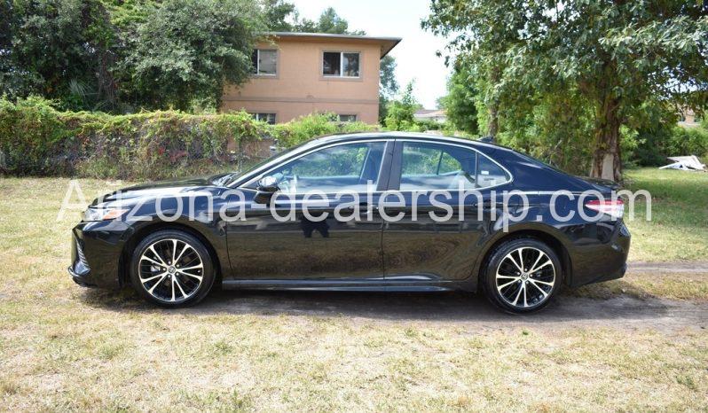 2019 Toyota Camry SE full