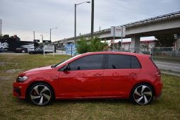 2019 Volkswagen Golf SE full