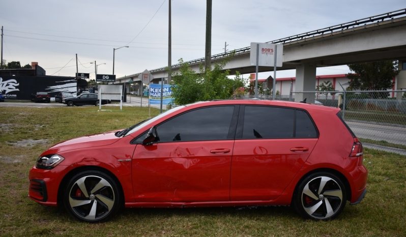 2019 Volkswagen Golf SE full