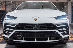 2020 Lamborghini Urus full