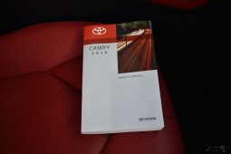 2019 Toyota Camry XSE full