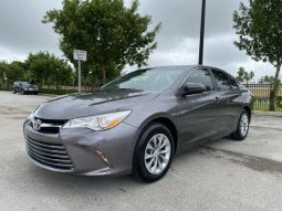 2017 Toyota Camry LE full