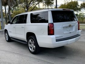 2017 Chevrolet Suburban LT 50741 Miles Iridescent Pearl Tricoat 4D Sport Utility