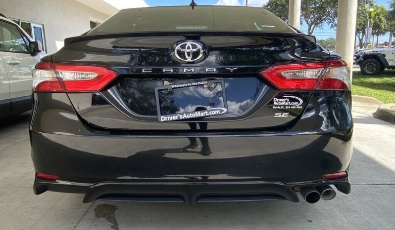 2019 Toyota Camry SE full