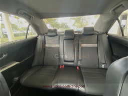 2013 Toyota Camry SE full