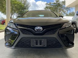 2019 Toyota Camry SE full