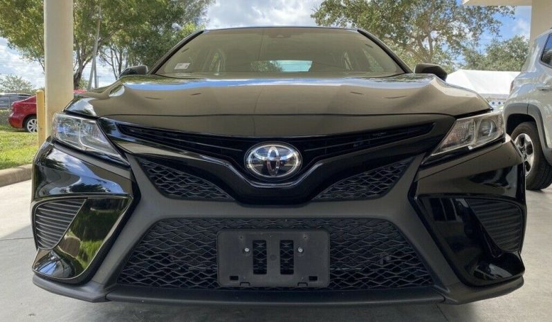 2019 Toyota Camry SE full