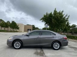 2017 Toyota Camry LE full