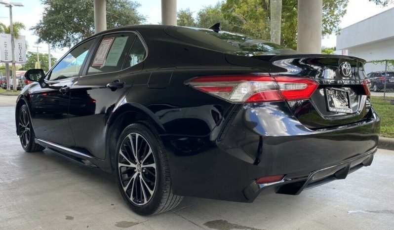 2019 Toyota Camry SE full