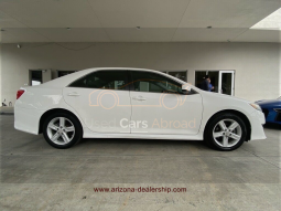 2013 Toyota Camry SE full