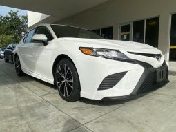 2019 Toyota Camry SE full