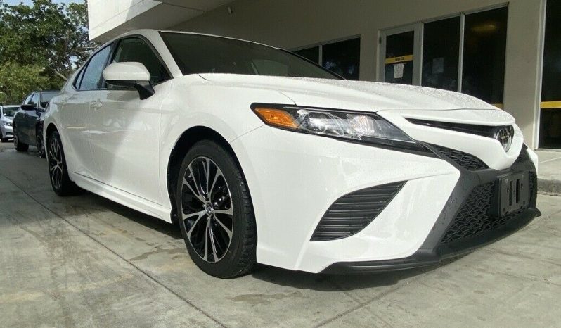 2019 Toyota Camry SE full