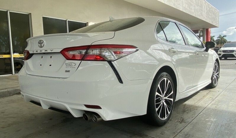 2019 Toyota Camry SE full