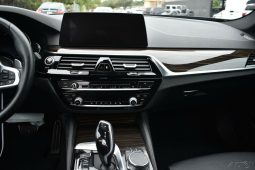 2019 BMW 5-Series 530i full