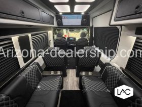 2022 Midwest Automotive Designs LUXE Daycruiser