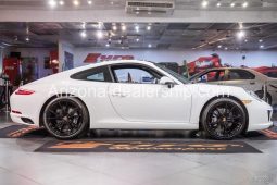 2018 Porsche 911 Carrera full