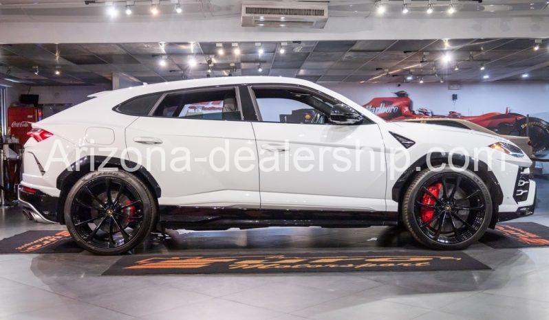 2020 Lamborghini Urus full