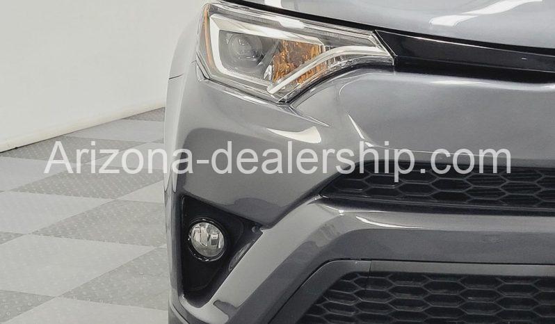 2017 Toyota RAV4 SE full