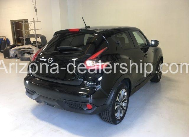 2017 Nissan Juke SV full