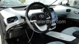 2018 Toyota Prius Premium full