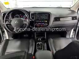 2016 Mitsubishi Outlander SE full