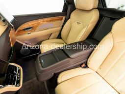 2023 Bentley Bentayga V8 full