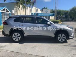 2019 Toyota RAV4 LE full