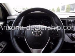 2018 Toyota RAV4 LE FWD full