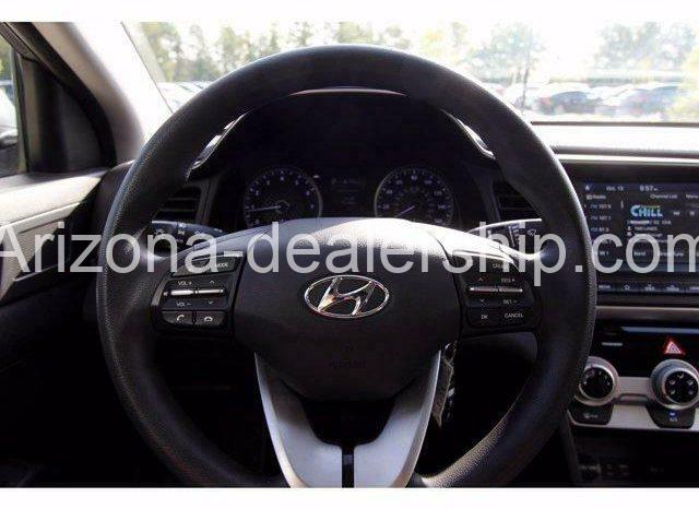 2019 Hyundai Elantra SEL full