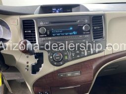 2013 Toyota Sienna XLE full