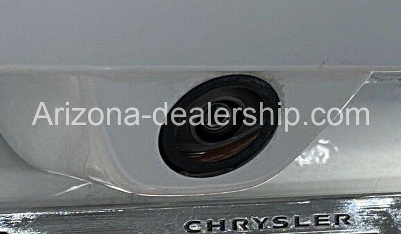 2020 Chrysler Pacifica Touring L Plus full