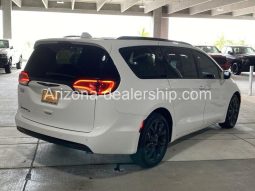 2020 Chrysler Pacifica Touring L Plus full