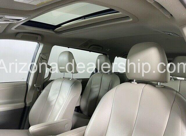 2013 Toyota Sienna XLE full