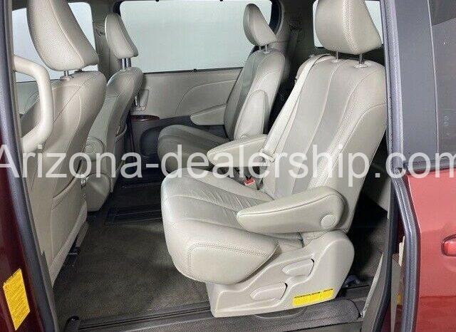 2013 Toyota Sienna XLE full