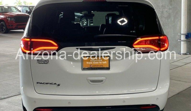 2020 Chrysler Pacifica Touring L Plus full