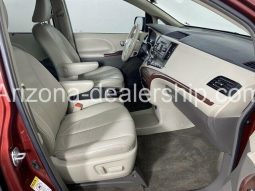 2013 Toyota Sienna XLE full