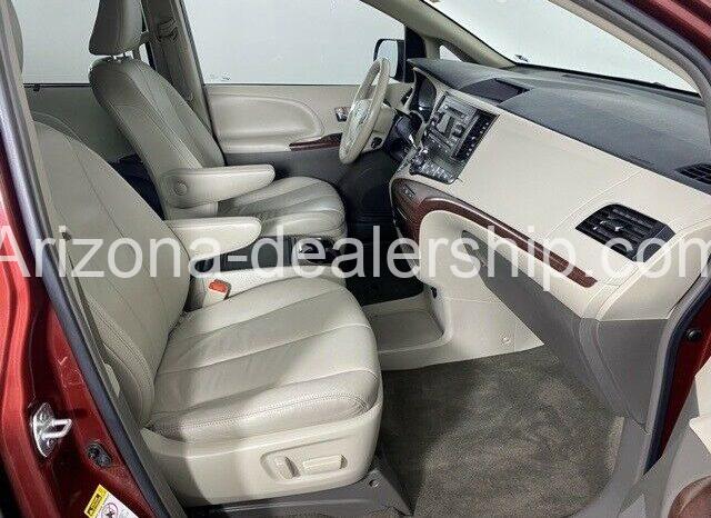 2013 Toyota Sienna XLE full