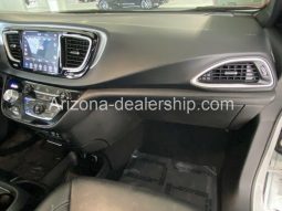 2020 Chrysler Pacifica Touring L Plus full