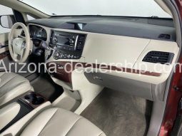 2013 Toyota Sienna XLE full